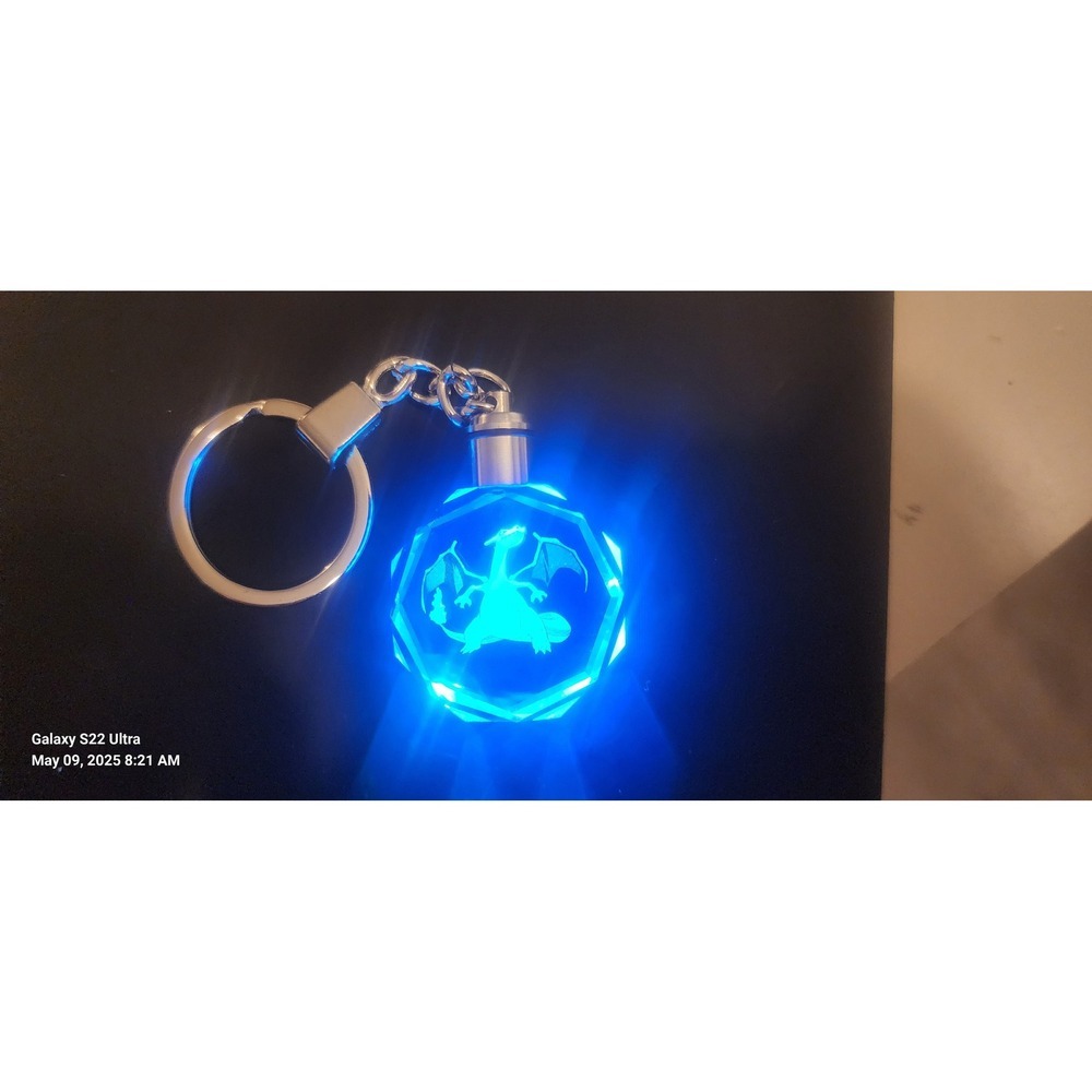 Charizard Keychain Crystal LED Light‎ Up Pokemon Keyring - Picture 2 of 5